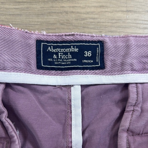 Abercrombie & Fitch Floral Men's Chino Shorts - Picture 6 of 9